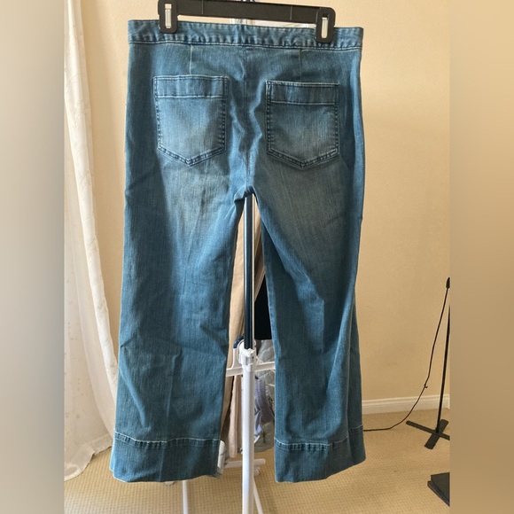 NWT Michael Kors gold buttons wide leg cropped sailor jeans Size 6 - Picture 3 of 6